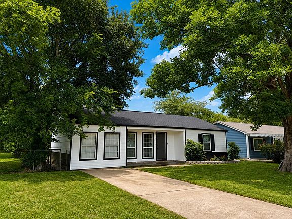 2nd image of 5715 Lakefield Dr