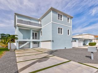 171 Bougainvillea St, Plantation Key, FL 33070