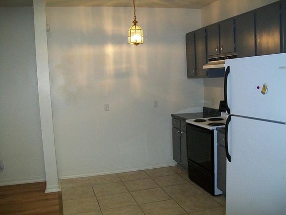 4th image of 311 N 10th St APT 1