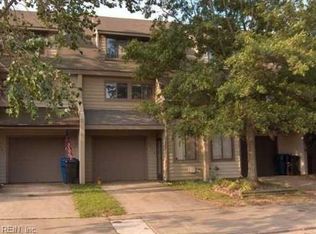 3852 Chimney Creek Dr, Virginia Beach, VA 23462