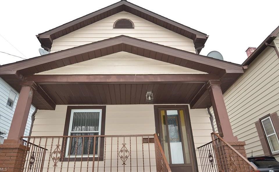 1st image of 305 12th St