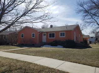 401 E 13th Ave, Mitchell, SD 57301