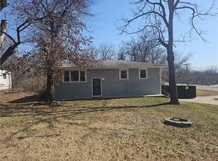 9418 E 82nd St, Raytown, MO 64138
