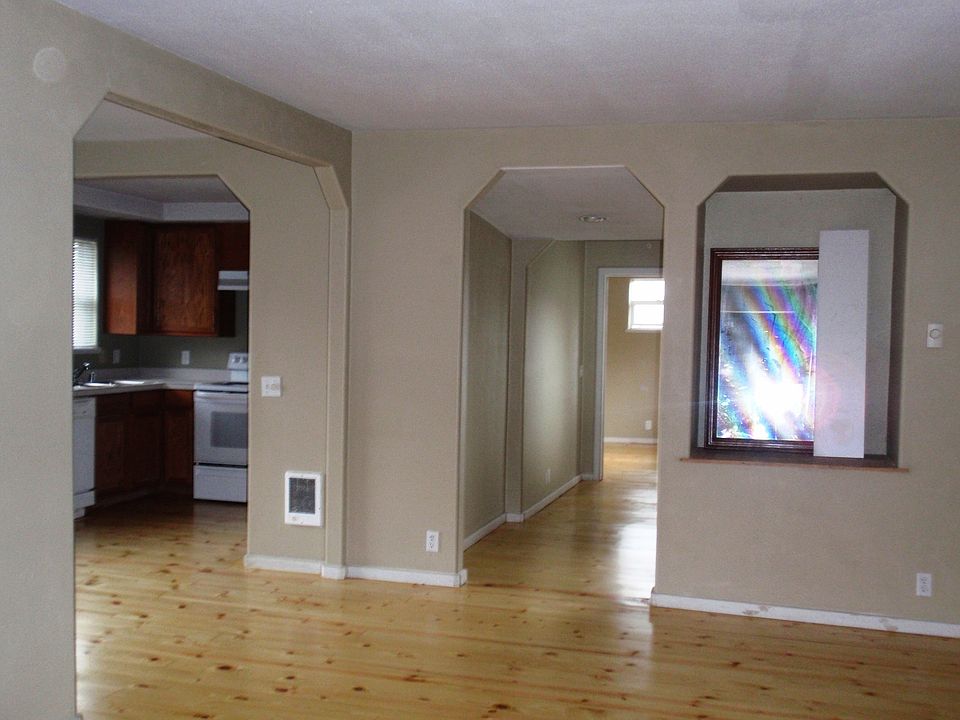 2nd image of 551 Spruce