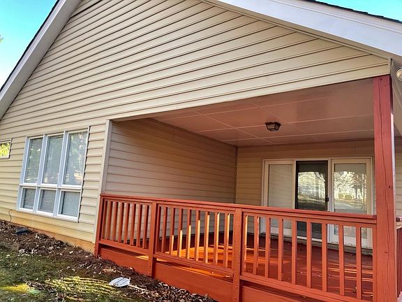 3rd image of 1526 Woodland Ct