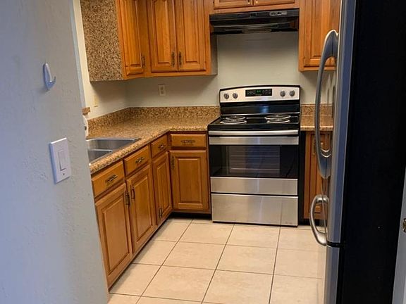 5th image of 10756 Ironstone Dr N