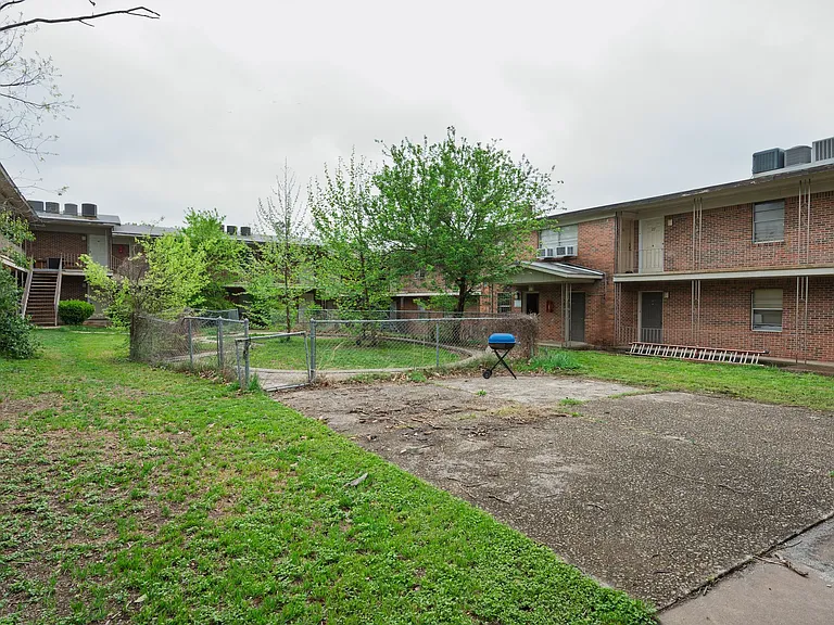 307 E Bryce Ave — Photo 21