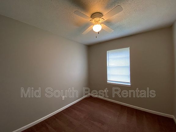 5th image of 1460 Winfield Ave