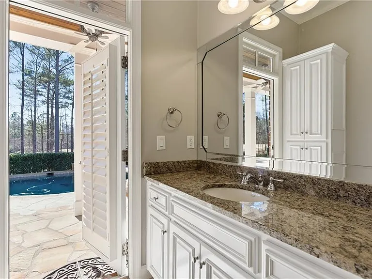 6335 Howell Cobb Ct — Photo 35