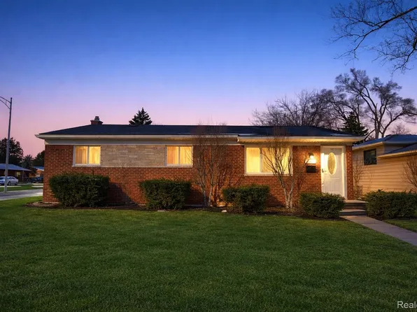 33615 Viceroy Dr, Sterling Heights, MI 48310