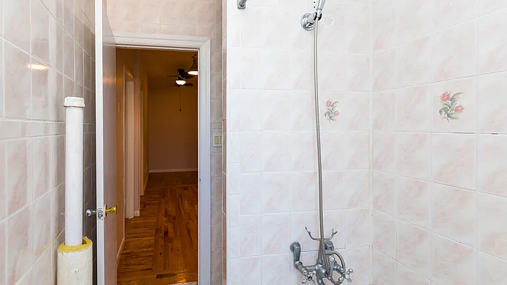 Rented by Nooklyn NYC LLC | media 31
