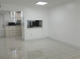 3010 Marcos Dr APT R203, Aventura, FL 33160
