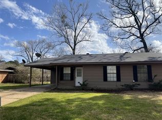 1008 Sharron Dr, Benton, LA 71006