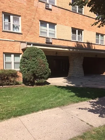 2420 W Berwyn Ave #304