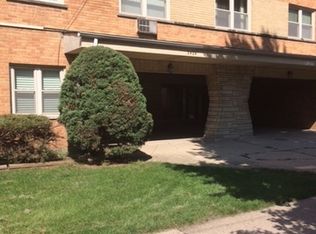 2420 W Berwyn Ave APT 304, Chicago, IL 60625