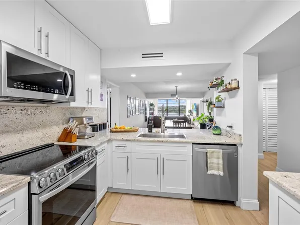 1532 Whitehall Dr APT 304, Fort Lauderdale, FL 33324