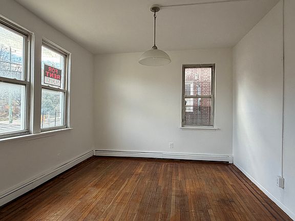 2nd image of 457 Victory Blvd APT 1A