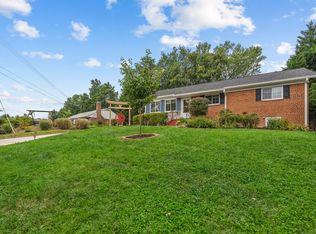 3826 Pickett Ct, Annandale, VA 22003