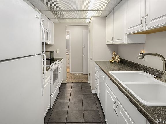 2nd image of 9900 NE 124th St APT 1301