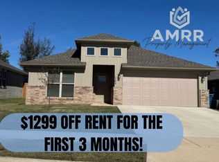 1204 SW 2nd St, Gentry, AR 72734