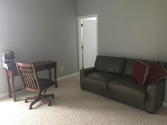 4th image of 510 W Short St #101