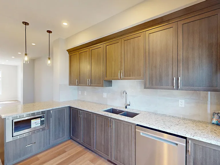 611 Mahogany Blvd SE — Photo 3