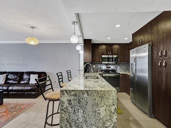 4th image of 4314 NW 9th Ave APT 3-3D