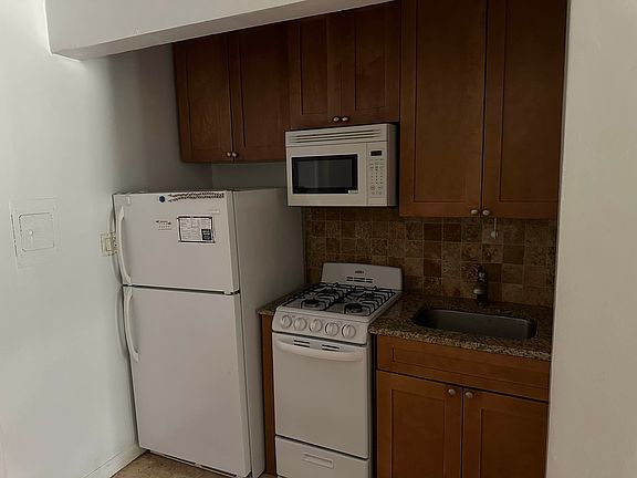 5th image of 438 E 77th St APT 1B