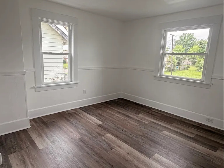 351 E Judson Ave — Photo 9