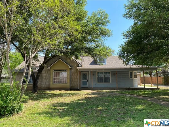 724 W 4th St, Mc Gregor, TX 76657