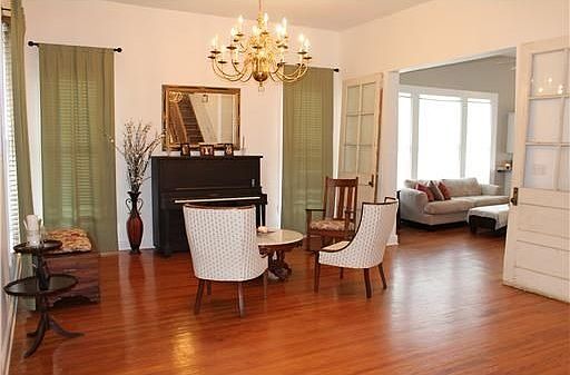 2nd image of 1001 Pujo St