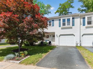 25 Clubhouse Dr, Saratoga Springs, NY 12866
