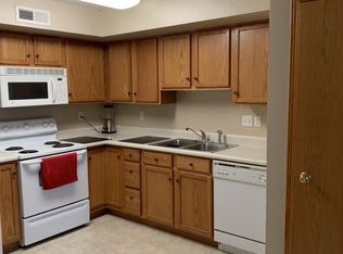 620 Colton Cir NE UNIT 6, Cedar Rapids, IA 52402