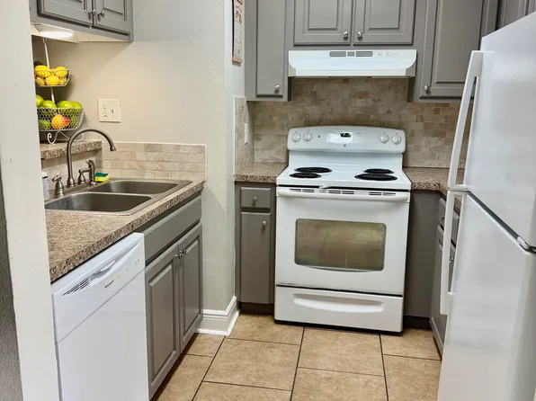 14732 Hooper Rd #B, Baton Rouge, LA 70818