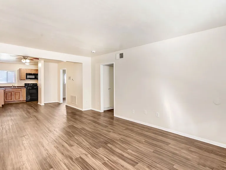 1436 Seventh St — Photo 13