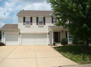 906 Shadow Pine Dr, Fenton, MO 63026