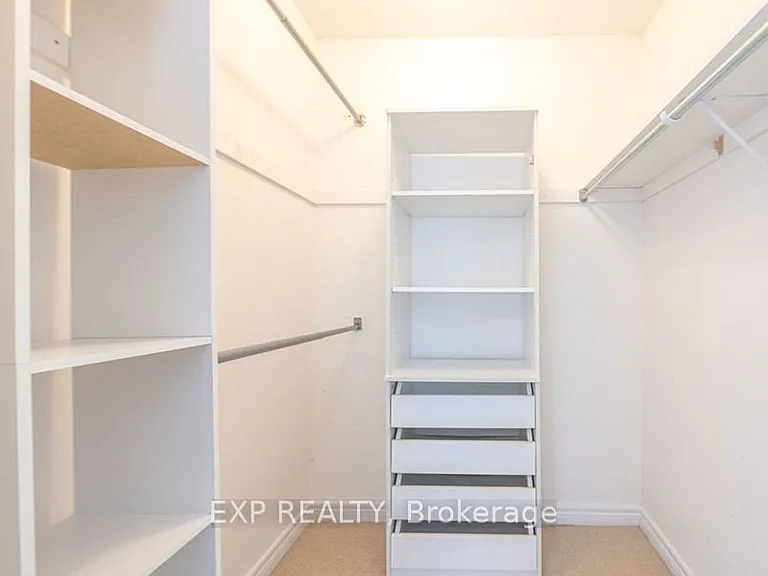 8 Rampart Cres — Photo 17