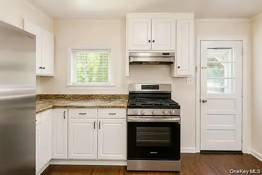2 bed, 1.0 bath, 1024 sqft, $2,300 — Photo 3