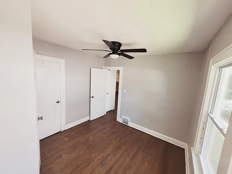 2039 E Gregory Blvd — Photo 8