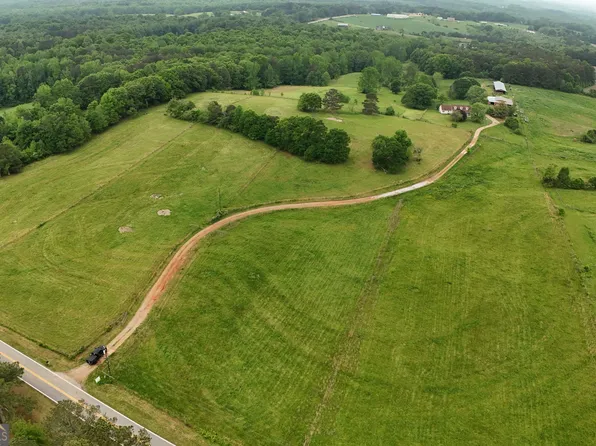 1761 Reavesville Rd, Bowdon, GA 30108