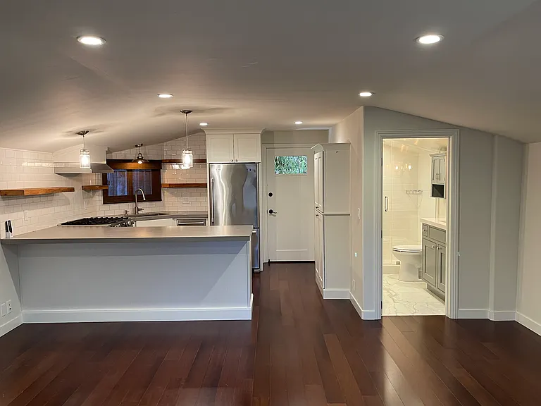 301 Alameda De Las Pulgas #A — Photo 17
