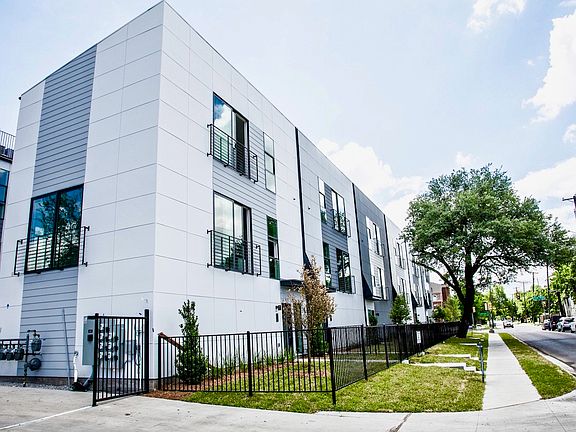 3rd image of 4901 Live Oak St #D