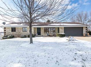 2287 Heacock Rd, Asbury, IA 52002