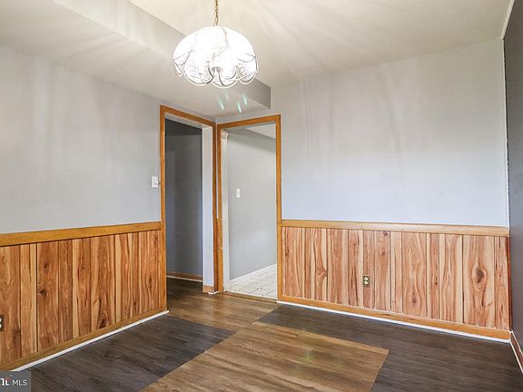 5th image of 215 Linden Ave