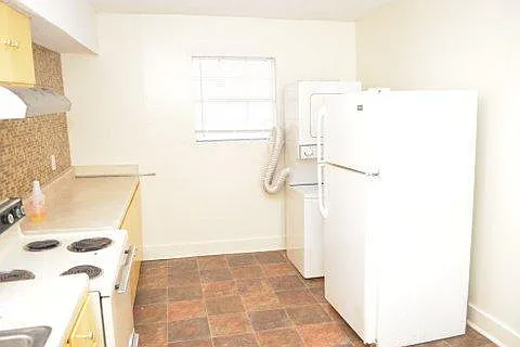 105 W 38th St #A — Photo 12