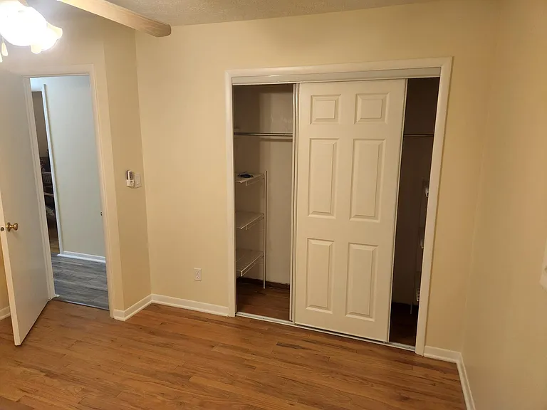 6718 Som Center Rd — Photo 18