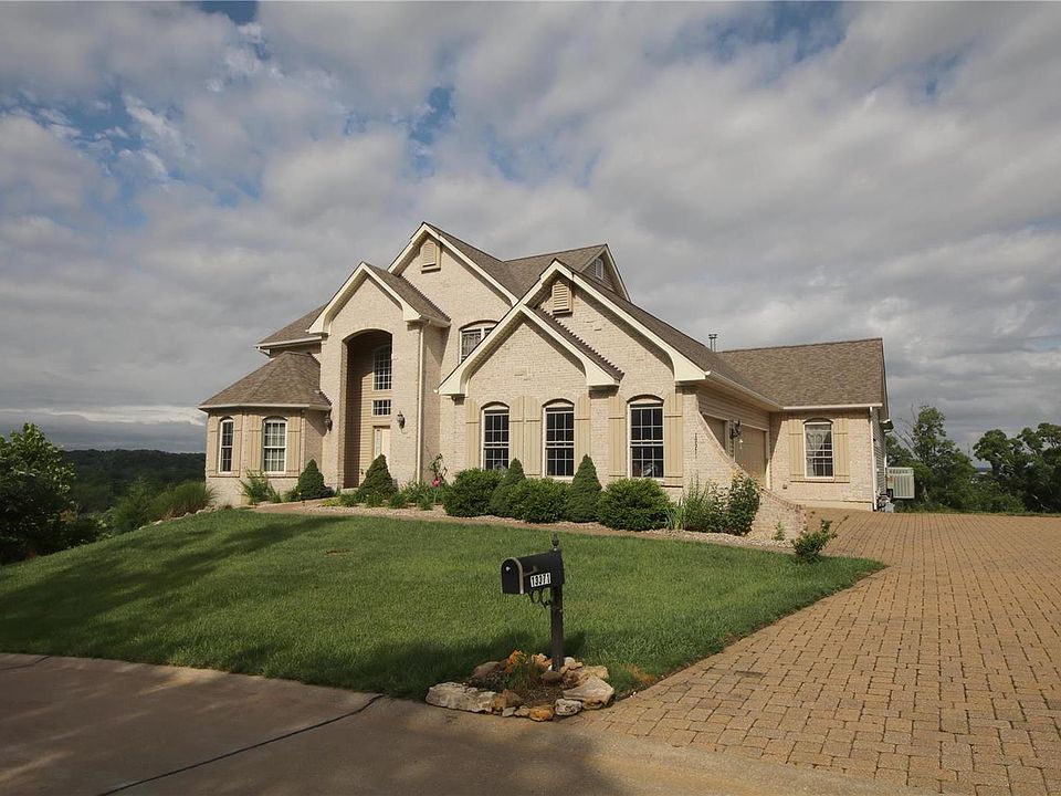 1st image of 13371 Maple Dr