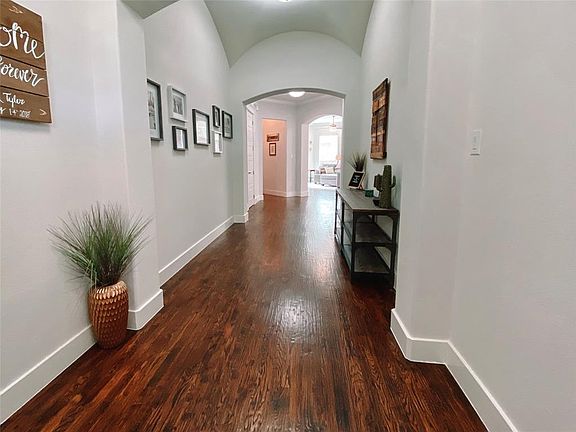 2nd image of 520 Hearth Ter