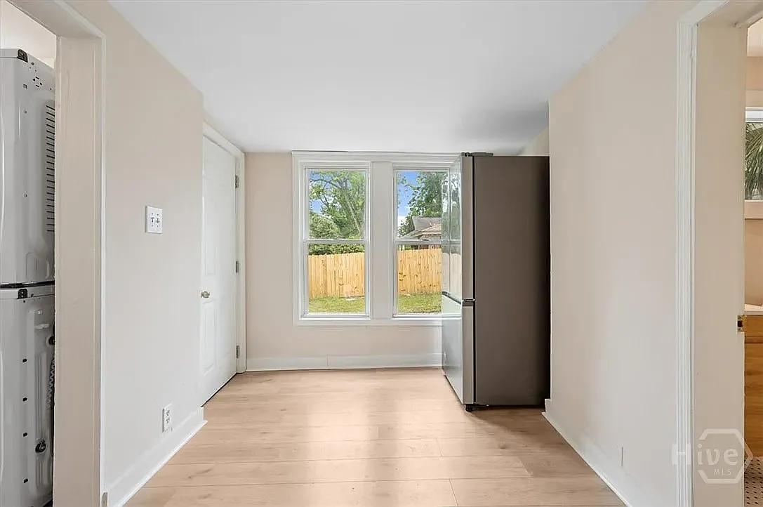3 bed, 992 sqft, $1,500 — Photo 2