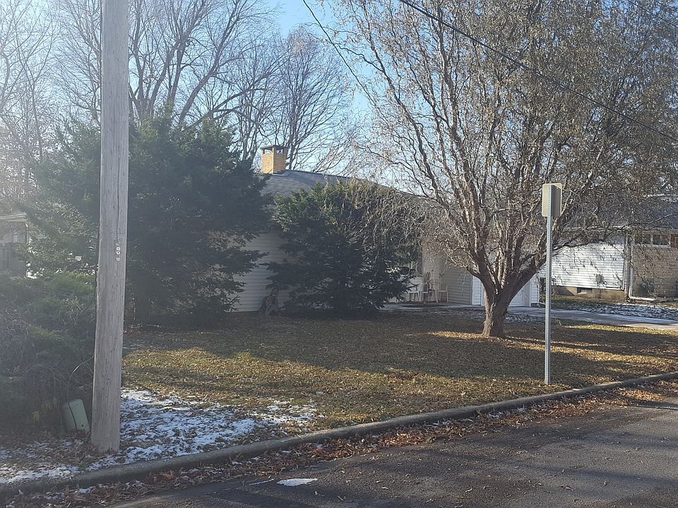 2nd image of 921 Haner Ave